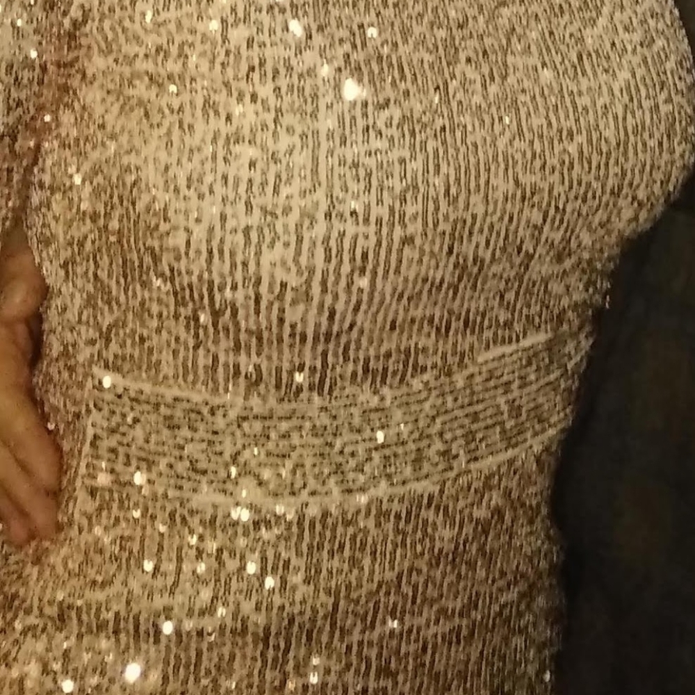 Dress - Picture 4 of 4